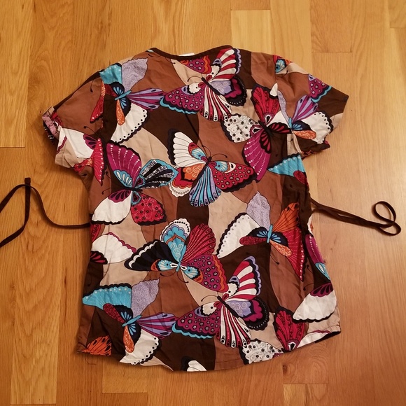 Simply Basic Scrub Top - Picture 2 of 3